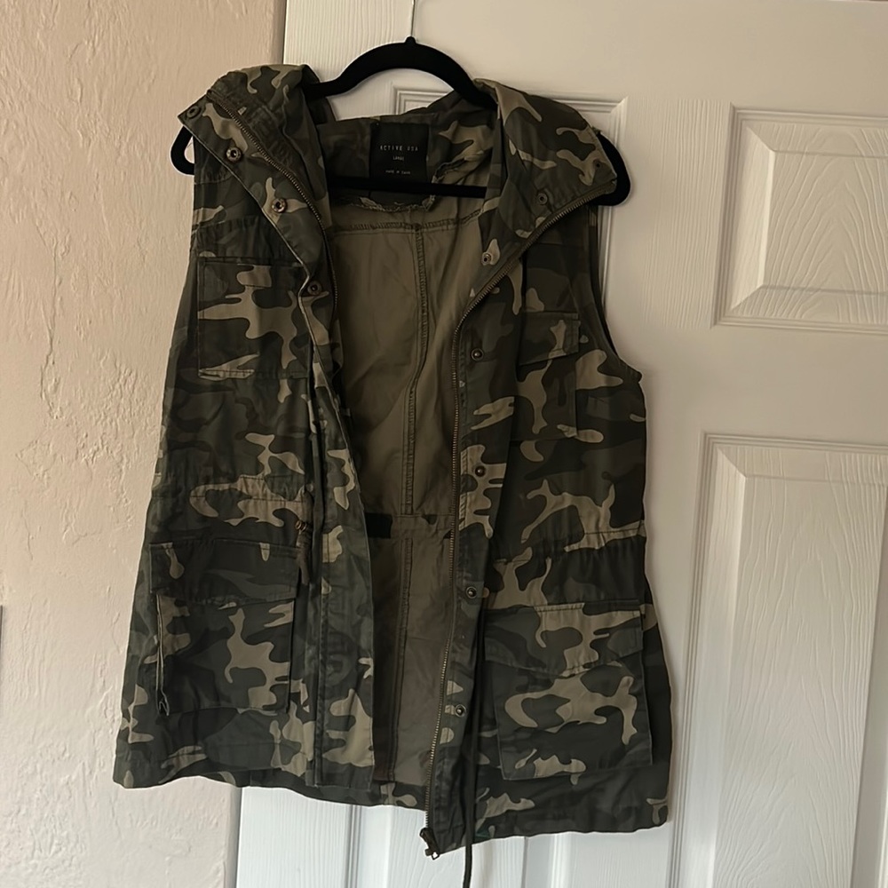 Camo hooded vest